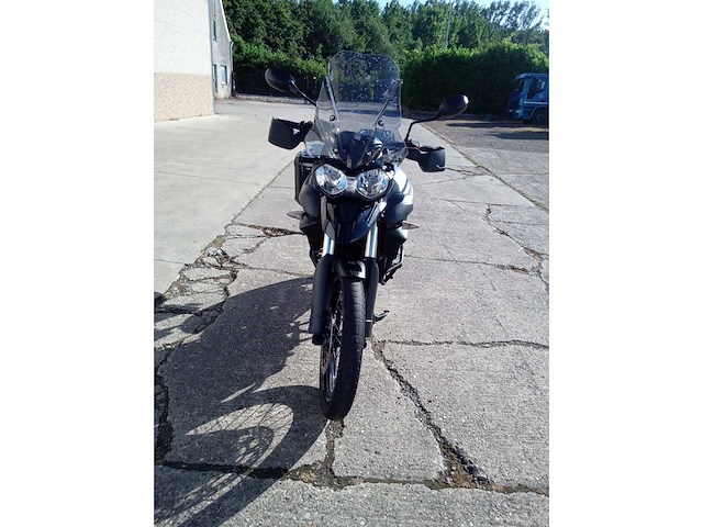 Triumph - tiger 800 xc - motorfiets - afbeelding 1 van  3