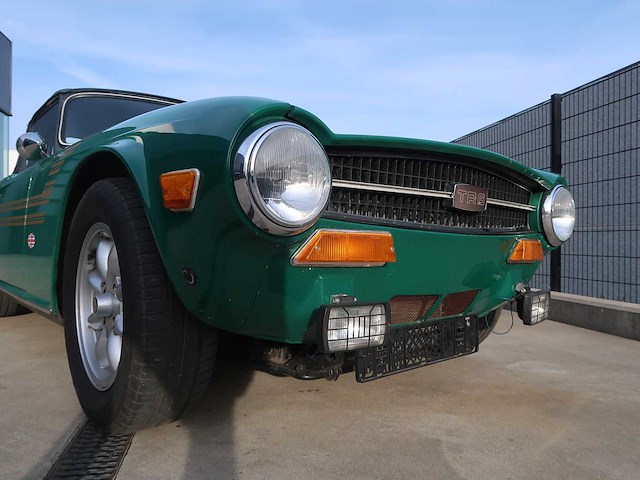 Triumph - tr 6 - classic cars >15 - afbeelding 7 van  39