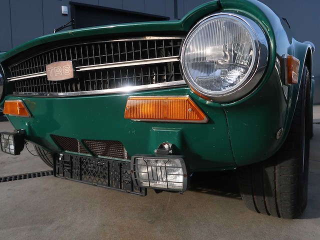 Triumph - tr 6 - classic cars >15 - afbeelding 8 van  39