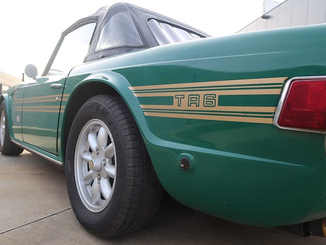 Triumph - tr 6 - classic cars >15 - afbeelding 12 van  39