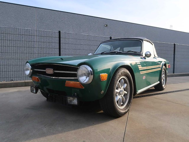 Triumph - tr 6 - classic cars >15 - afbeelding 18 van  39