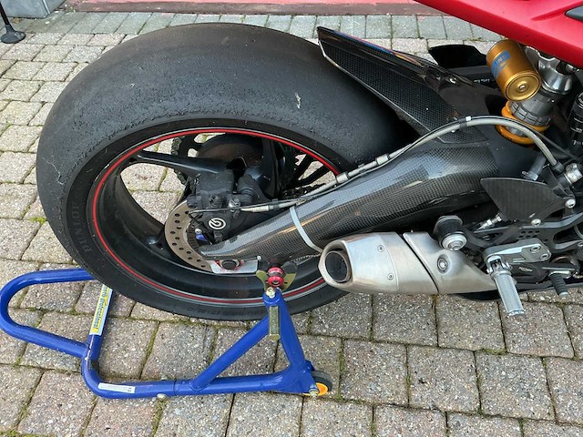 Triumph daytona 675 r circuit race motor,max speed 242 km/u - afbeelding 2 van  11