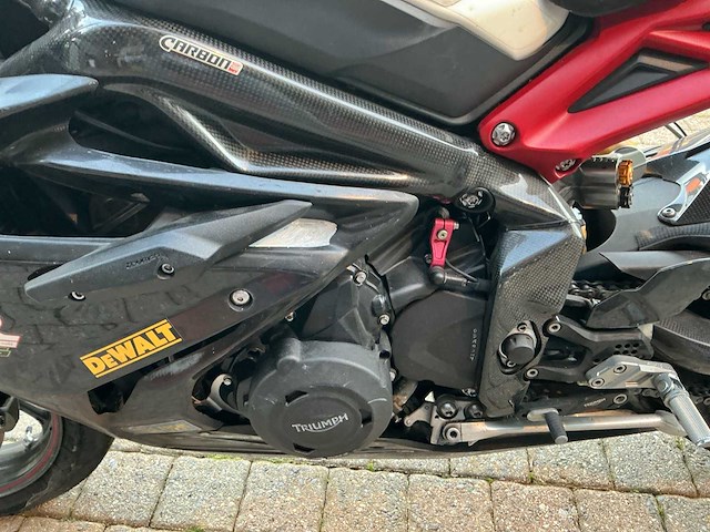 Triumph daytona 675 r circuit race motor,max speed 242 km/u - afbeelding 6 van  11