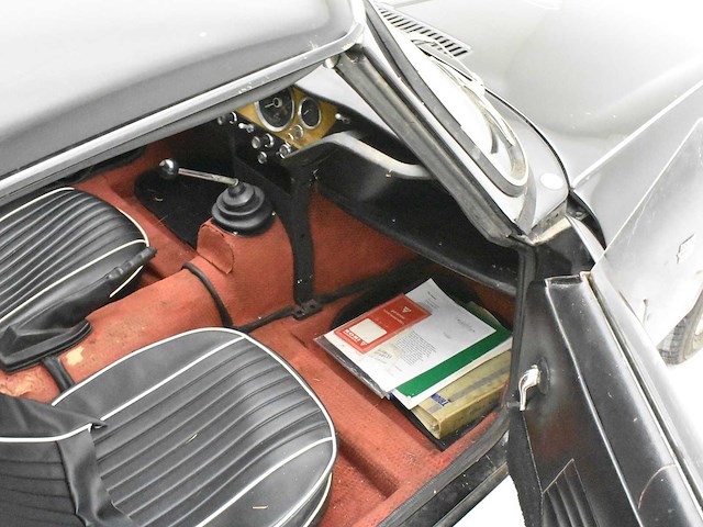 Triumph spitfire mk3 + hardtop - afbeelding 17 van  40