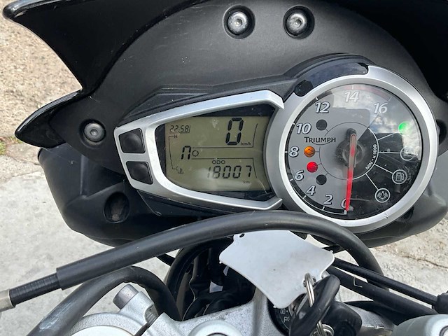 Triumph streettriple motor - afbeelding 12 van  14