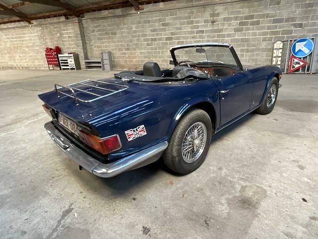 Triumph tr6 oldtimer - afbeelding 14 van  17