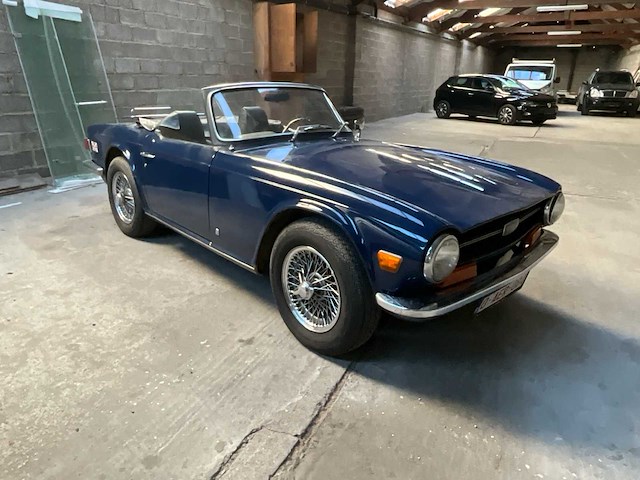 Triumph tr6 oldtimer - afbeelding 15 van  17