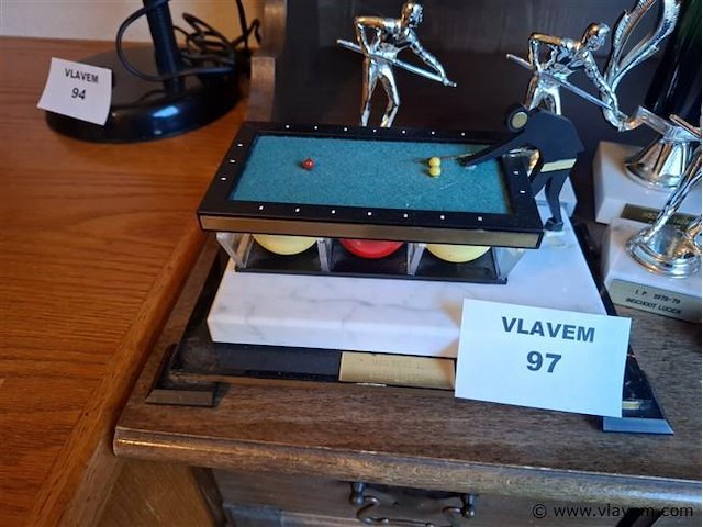 Trofee - afbeelding 2 van  2