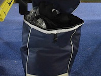 Trolley met inhoud - afbeelding 1 van  5