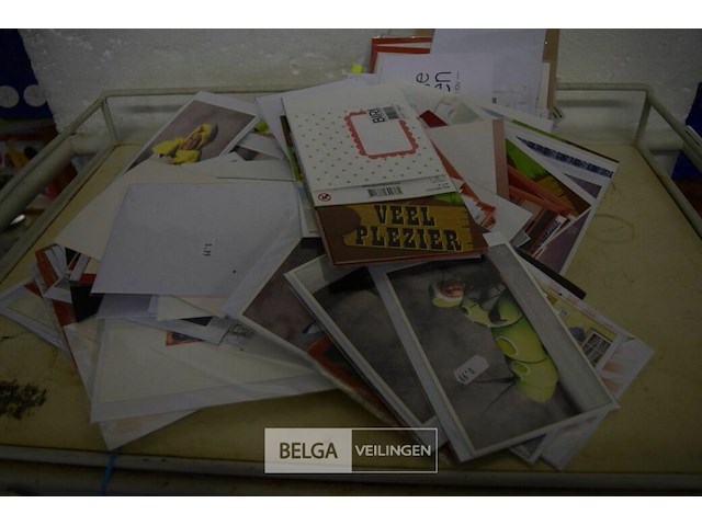 Trolley met inhoud - afbeelding 4 van  5