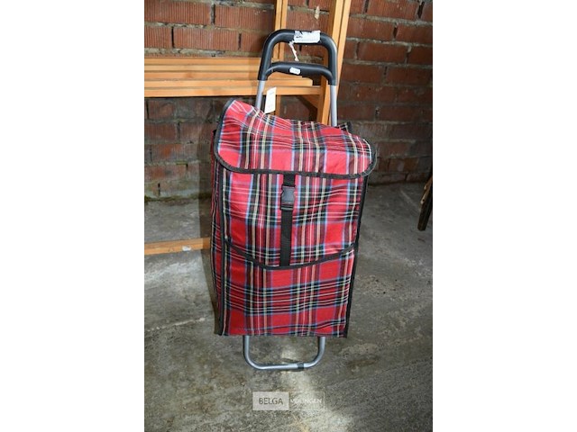 Trolley met inhoud - afbeelding 1 van  4