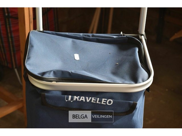 Trolley met inhoud - afbeelding 2 van  4