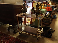 Trolley met kannen - afbeelding 1 van  7