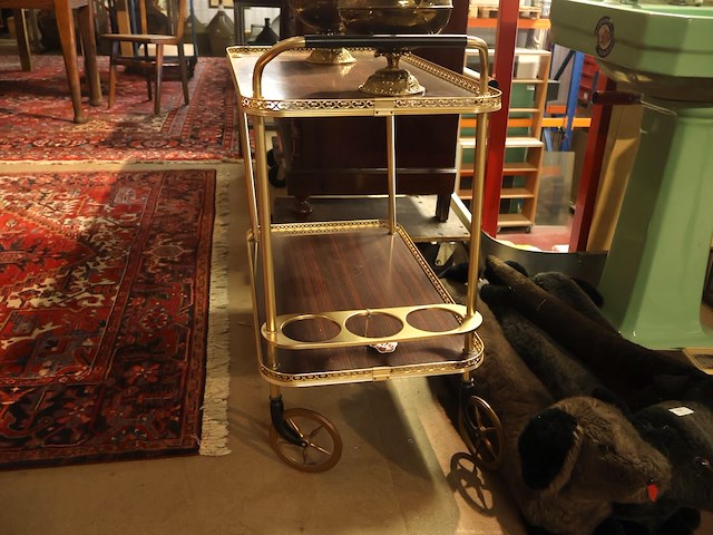 Trolley met kannen - afbeelding 4 van  7