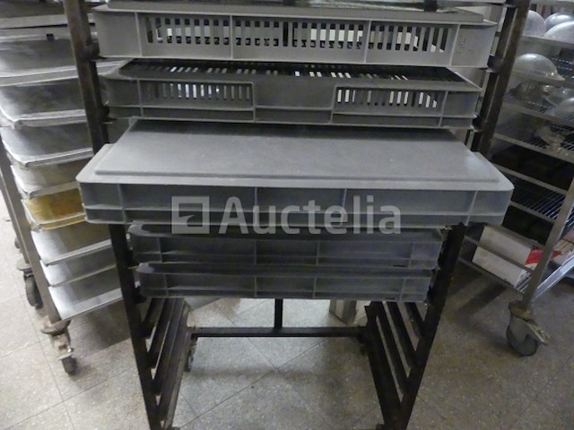 Trolley met kunststof bakken - afbeelding 2 van  6