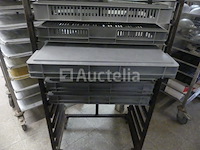 Trolley met kunststof bakken - afbeelding 2 van  6