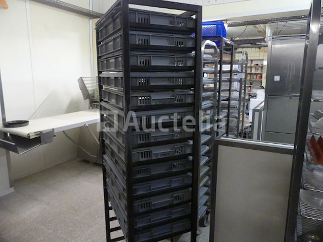 Trolley met kunststof bakken - afbeelding 5 van  6