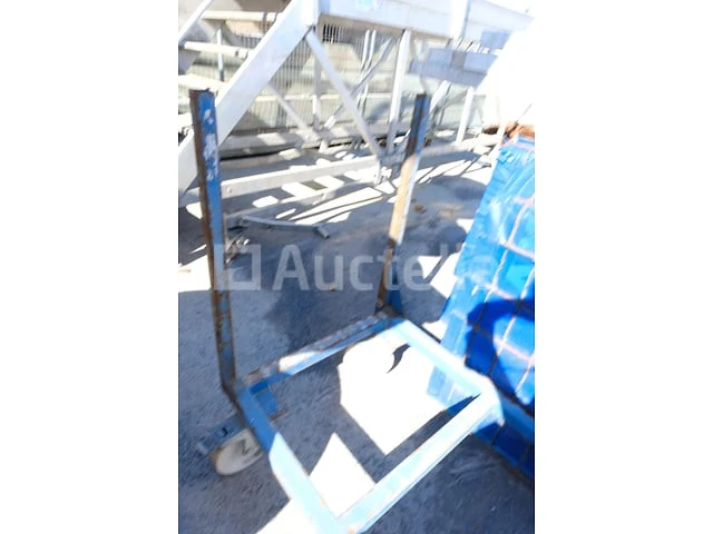 Trolley met wielen - afbeelding 1 van  4