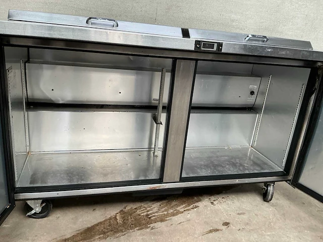 True - tssu-60-24m-b-st - saladette - afbeelding 5 van  6