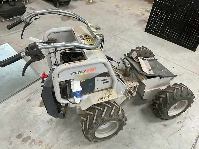 Truxa 4x4 electrische wieldumper – met kiepbak – defecte cardanas - afbeelding 1 van  9