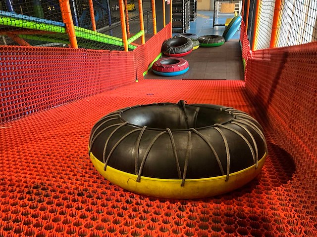 Tube slide - afbeelding 10 van  19