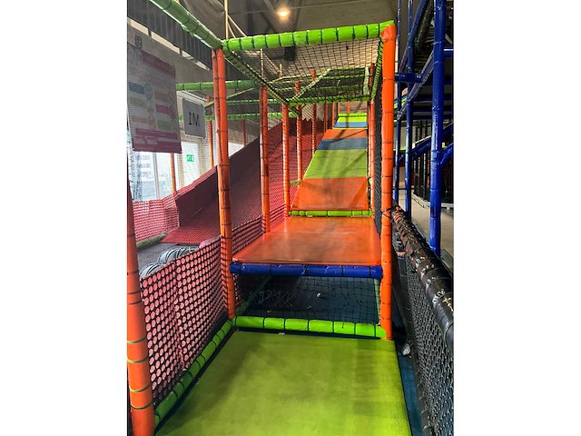 Tube slide - afbeelding 14 van  19