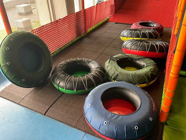 Tube slide - afbeelding 15 van  19