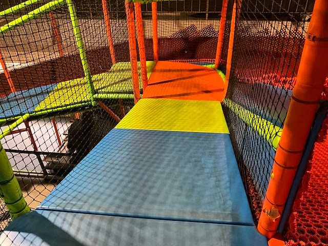 Tube slide - afbeelding 8 van  19