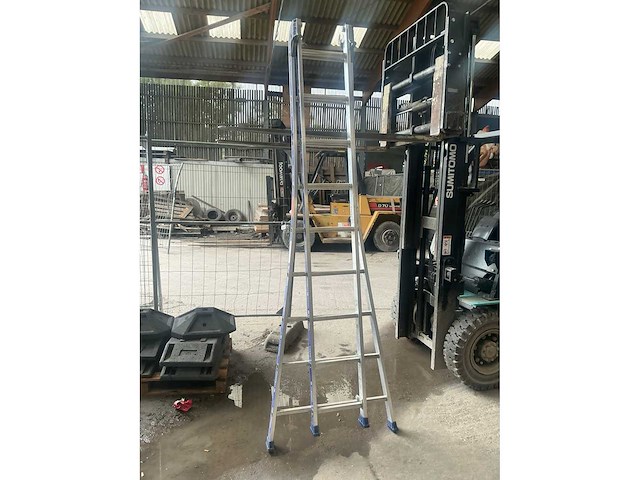 Tubesca 2x9 aluminium schuifladder - afbeelding 1 van  4