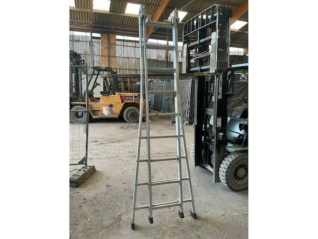 Tubesca 2x9 schuifladder - afbeelding 1 van  4