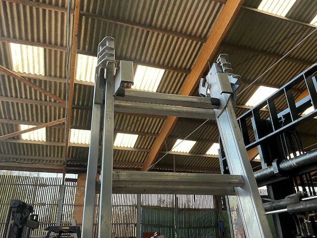 Tubesca 2x9 schuifladder - afbeelding 3 van  4