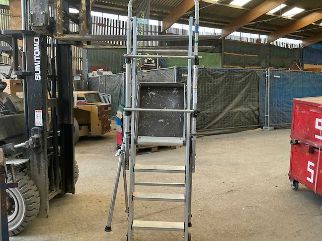 Tubesca platformladder - afbeelding 1 van  4