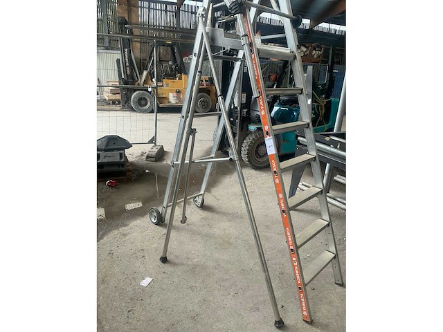 Tubesca raptor 1x7 platformladder (te herstellen!) - afbeelding 6 van  7