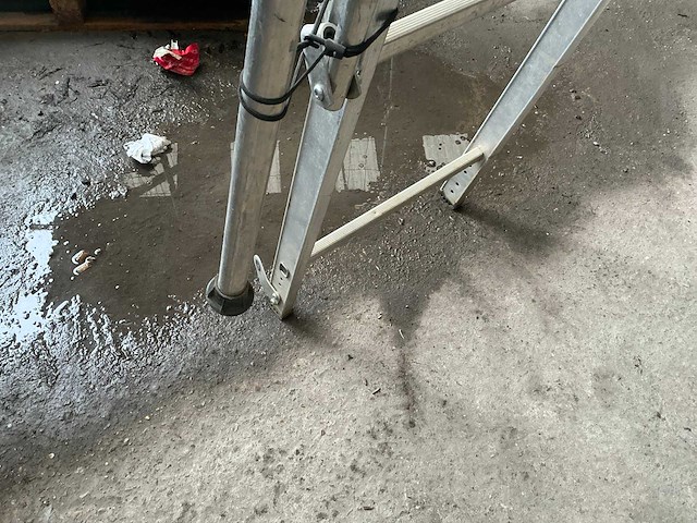Tubesca raptor 1x7 platformladder (te herstellen!) - afbeelding 2 van  8