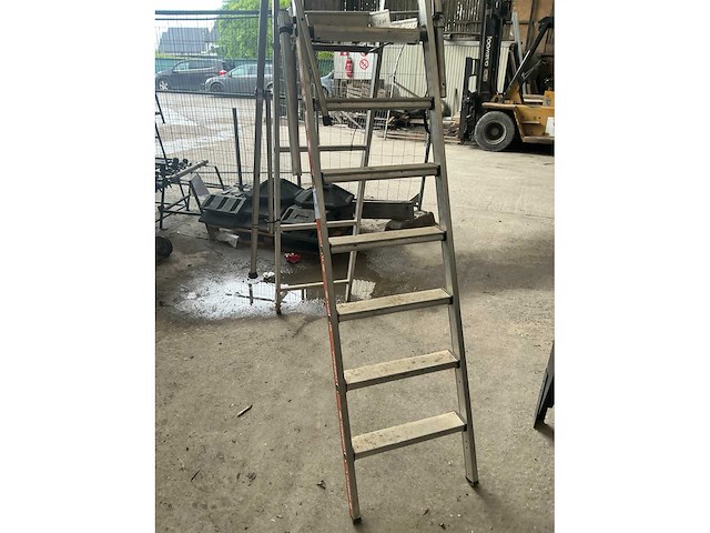 Tubesca raptor 1x7 platformladder (te herstellen!) - afbeelding 5 van  8