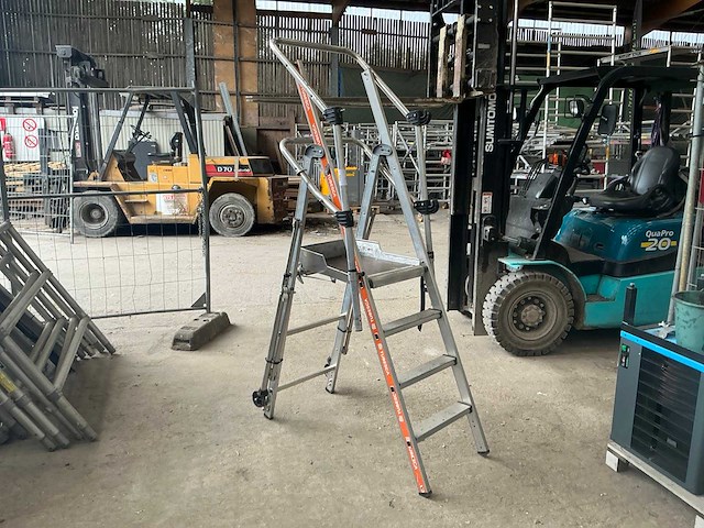 Tubesca raptor platform ladder - afbeelding 1 van  6