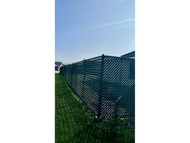 Tuin schutting met pvc vlecht band - afbeelding 3 van  8