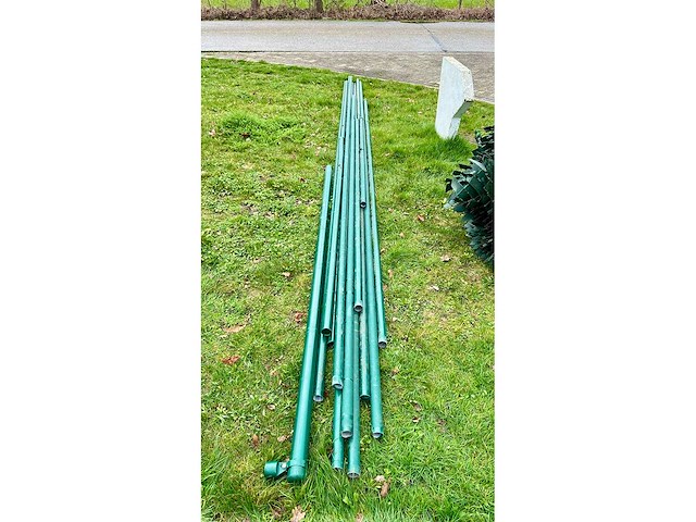 Tuin schutting met pvc vlecht band - afbeelding 7 van  8