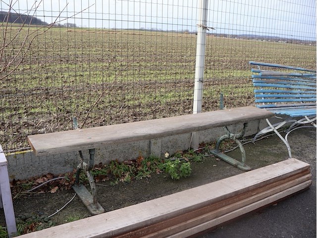 Tuinbank met gietijzeren voeten - afbeelding 1 van  4
