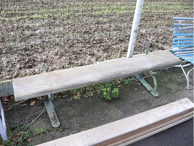 Tuinbank met gietijzeren voeten - afbeelding 2 van  4