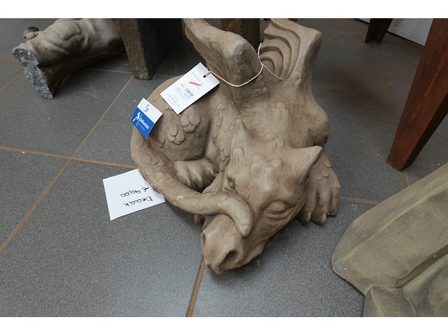 Tuinbeeld – draak old smug - afbeelding 2 van  5