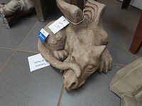 Tuinbeeld – draak old smug - afbeelding 2 van  5