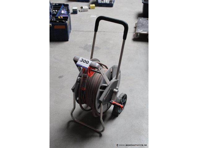 Tuingereedschap - haspel met tuinslang - afbeelding 1 van  2