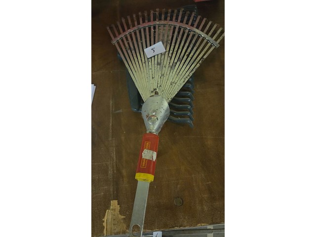 Tuingereedschap - afbeelding 2 van  3