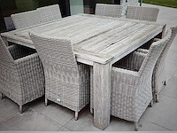 Tuinset houten tafel met 8 rieten stoelen - afbeelding 1 van  4