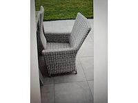 Tuinset houten tafel met 8 rieten stoelen - afbeelding 2 van  4