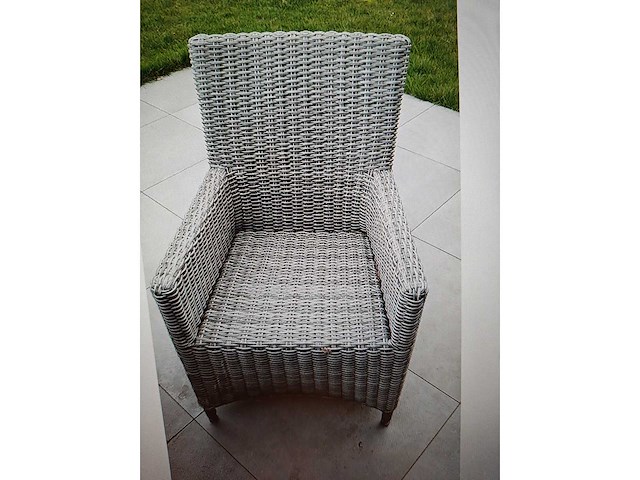 Tuinset houten tafel met 8 rieten stoelen - afbeelding 3 van  4