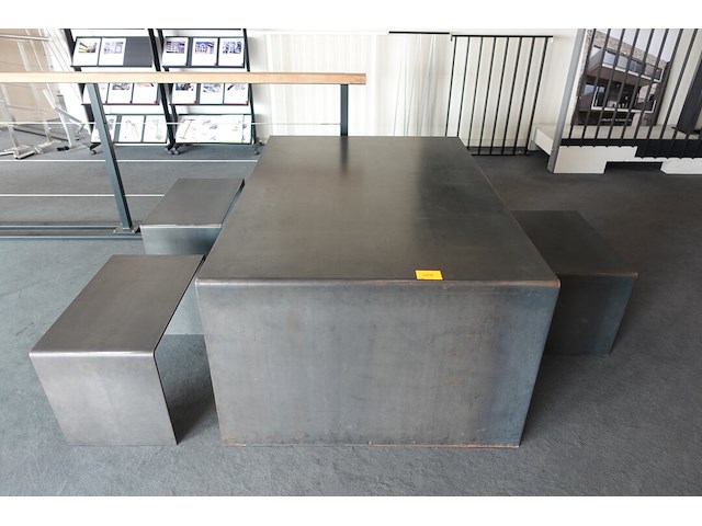 Tuinset in staal - afbeelding 1 van  5