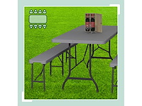 Tuintafel en 2 banken opgesteld