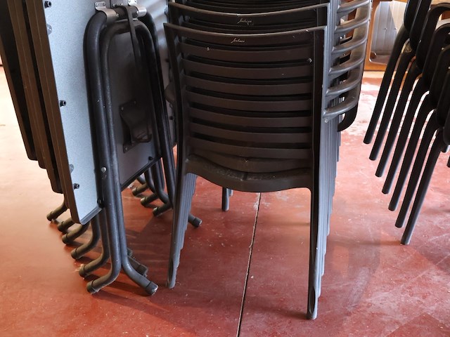 Tuintafel en stoelen (x7) - afbeelding 5 van  15